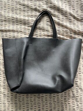 Classic Grey Leather Tote - Everyday Essential